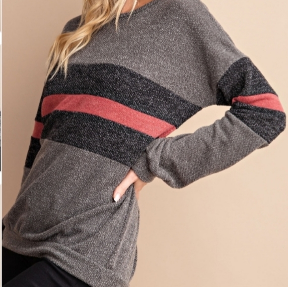ColorBlock Knit Lightweight Sweater - Picture 3 of 4
